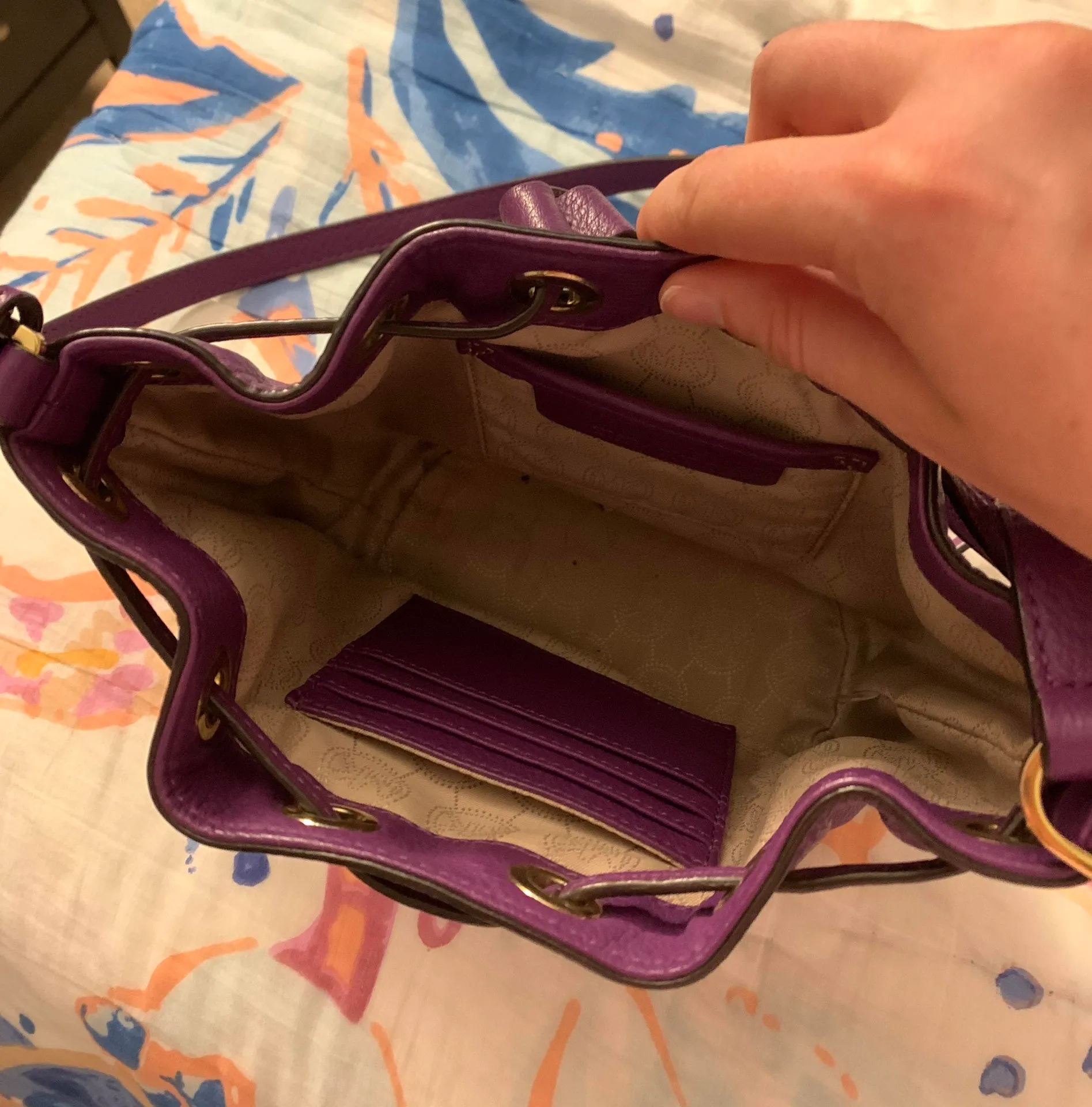 Michael Kors Jules Drawstring Crossbody Bag - Image 5