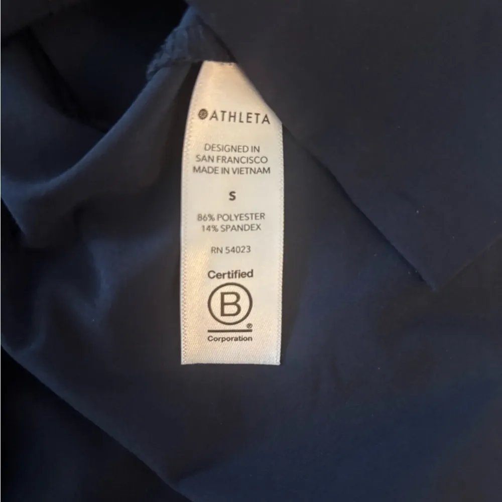 Athleta Navy V-Neck Women's Scrub Top Small - Image 6