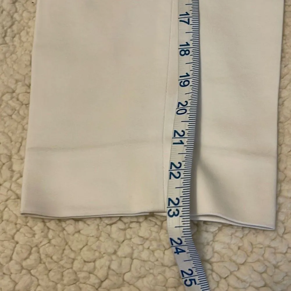 CHAPS  Woman's White Fitted‎ Capri Pants Size 10 - Image 7