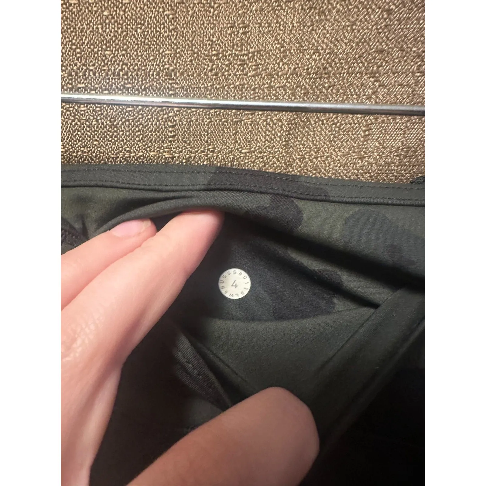 Lululemon Woman Fast and Free Cropped Camo Leggings Size 4 25” Inseam - Image 4