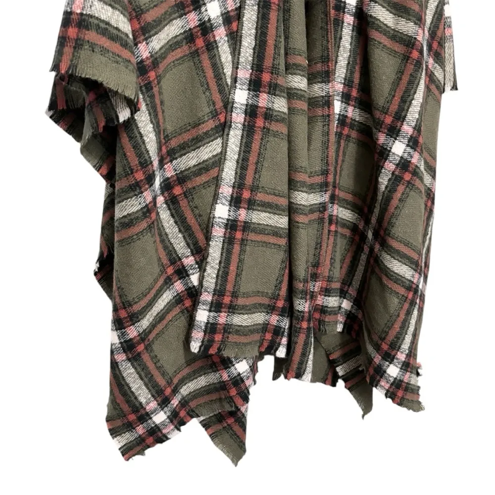 Women's Old Navy green plaid poncho blanket shawl one size - Image 3