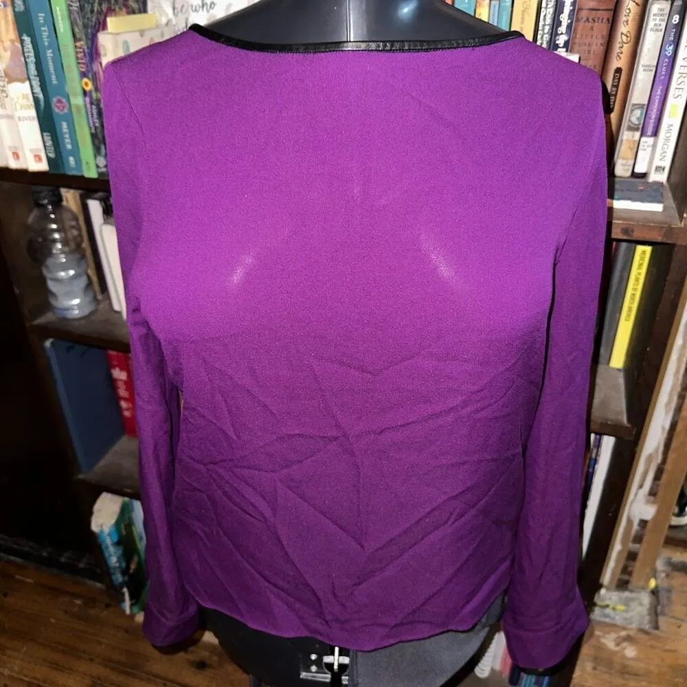 Alice + Olivia semi sheer M silk blend elevated basics top - Image 2