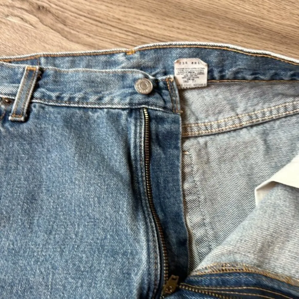 Levi's 550 Vintage Women's Relaxed Fit Tapered Leg Jeans Size 16 - Image 4