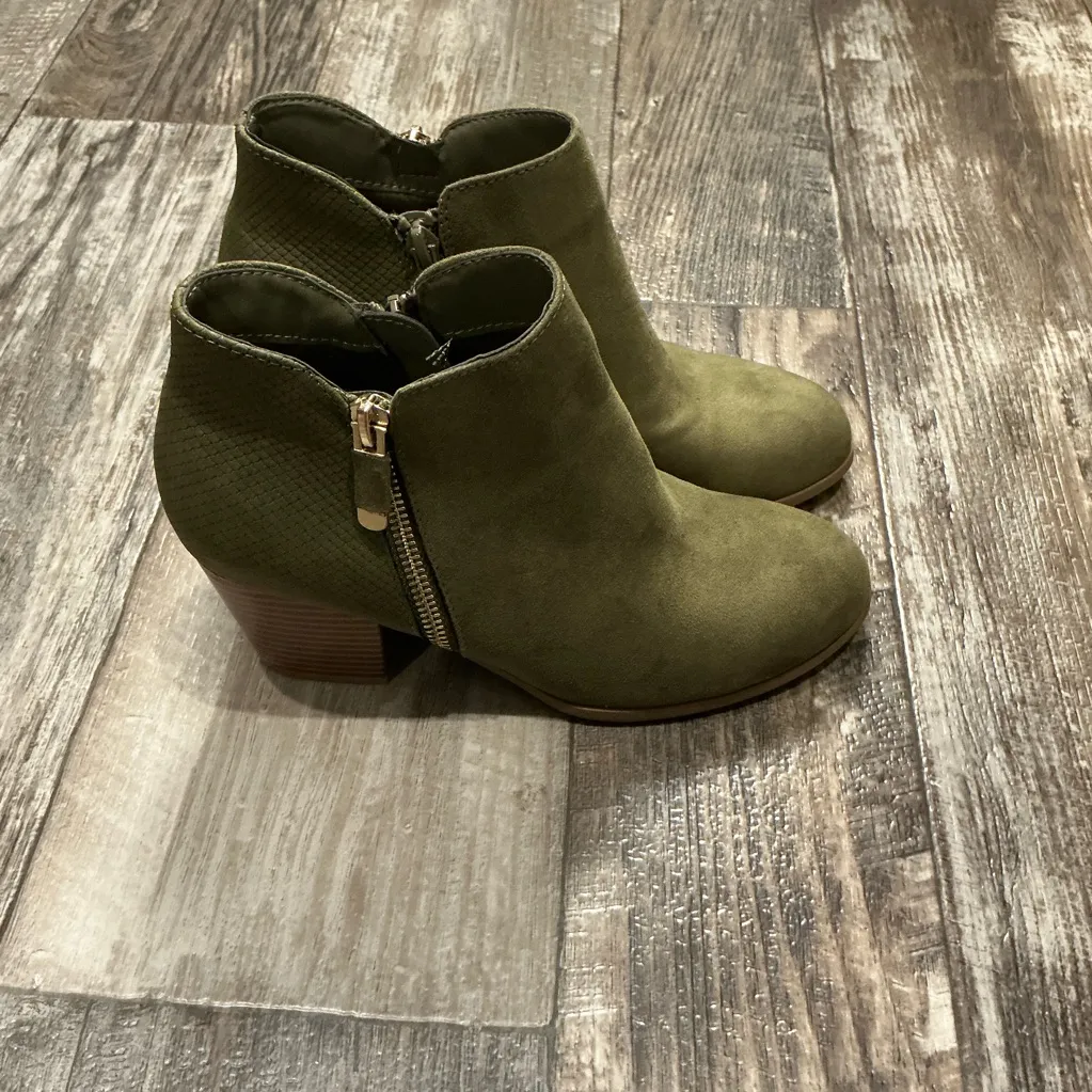 Style & Co Olive Ankle Boots with Block Heel Size 6 - Image 5