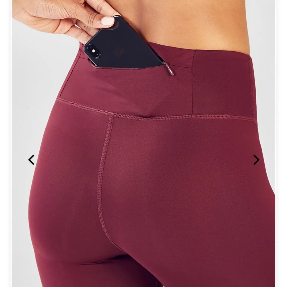 Fabletics Mid-Rise Reflective Powerlite 7/8 Leggings. Size Medium. EUC - Image 3