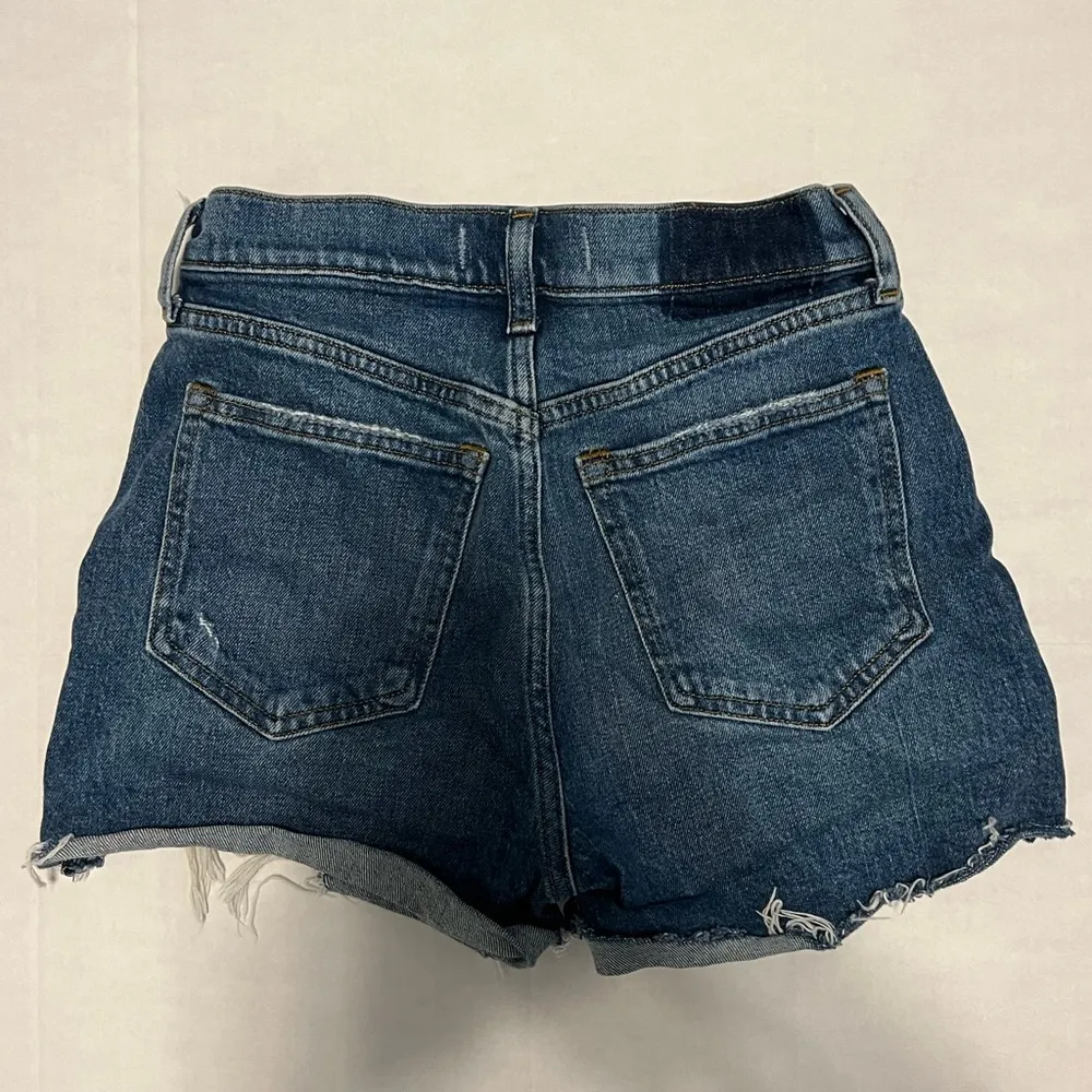 Abercrombie and Fitch 4" Mom shorts high rise size 00 - Image 2