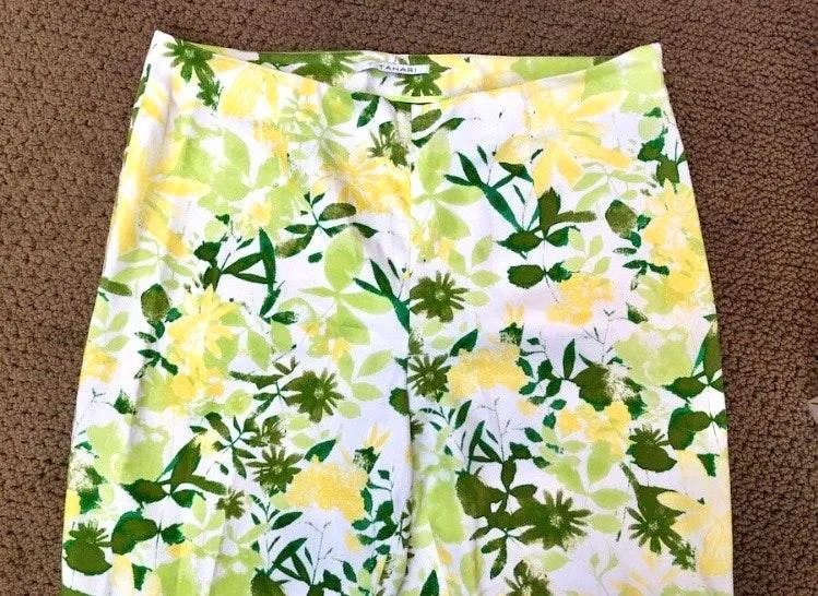 Beautiful like new  Floral crop pants. Sz 4. - Image 3