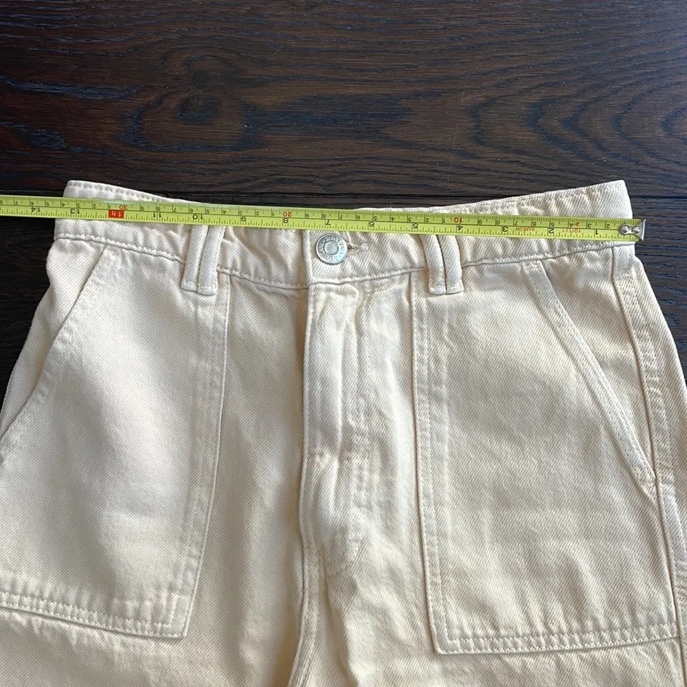 NWOT  creamy beige High Rise cargo jeans pants large pockets small s - Image 7