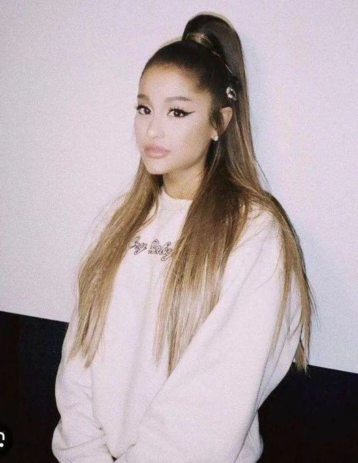 Cry Baby Signature Crew Neck - Image 3