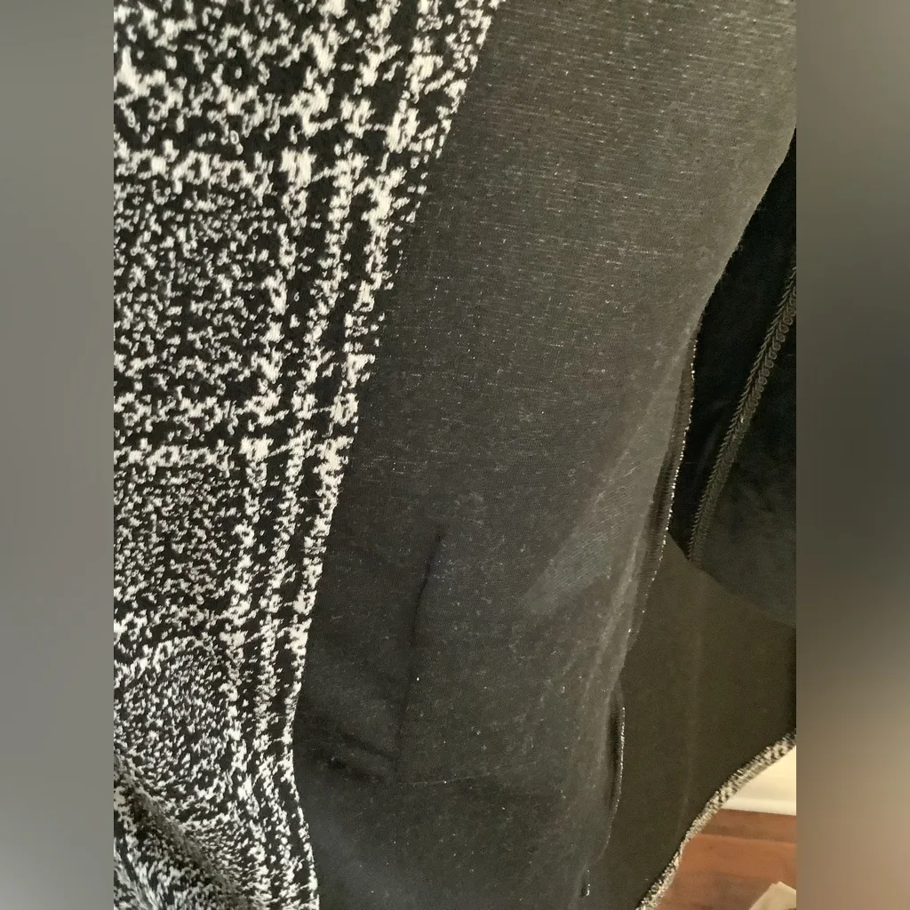 Nice,soft,very COMFY trench coat/long jacket 🖤🤍🖤 - Image 6