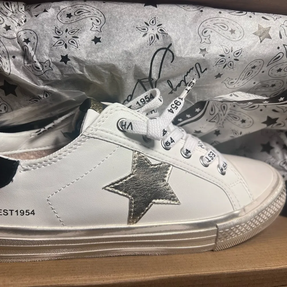 VINTAGE HAVANA Women's Alive Metallic‎ Lace Up Sneakers Shoes Casual NIB 6.5 - Image 5