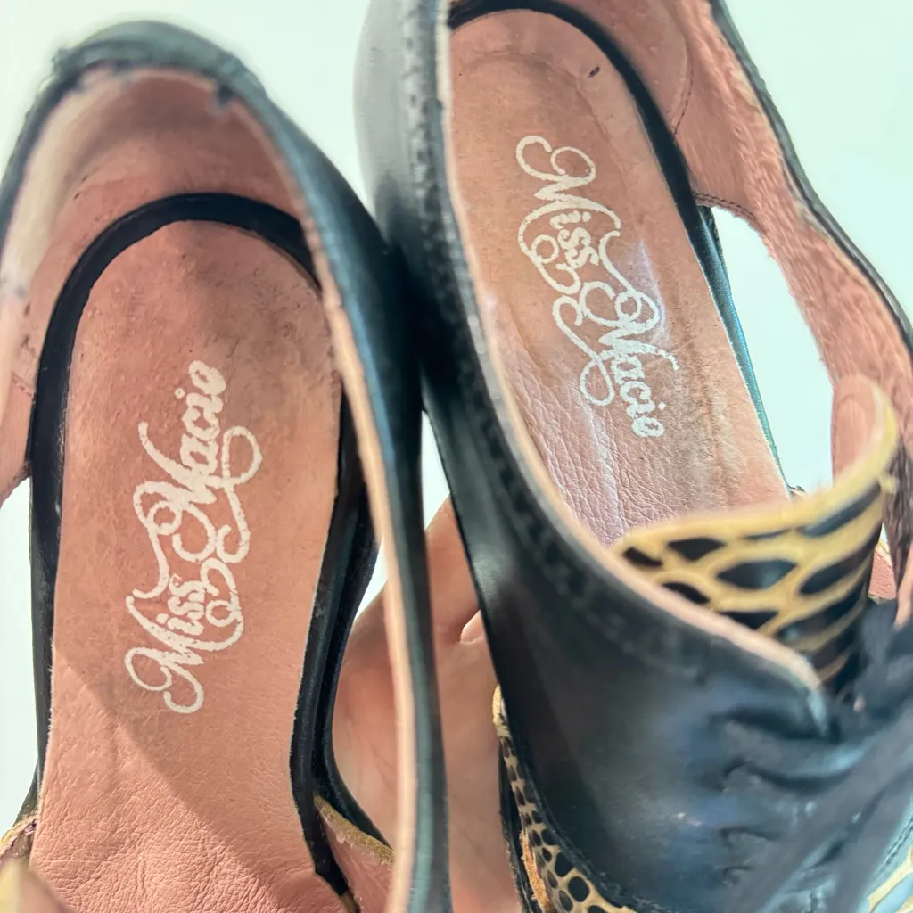 Miss Macie Wing & A Prayer Booties Size 7.5 Black - Image 4