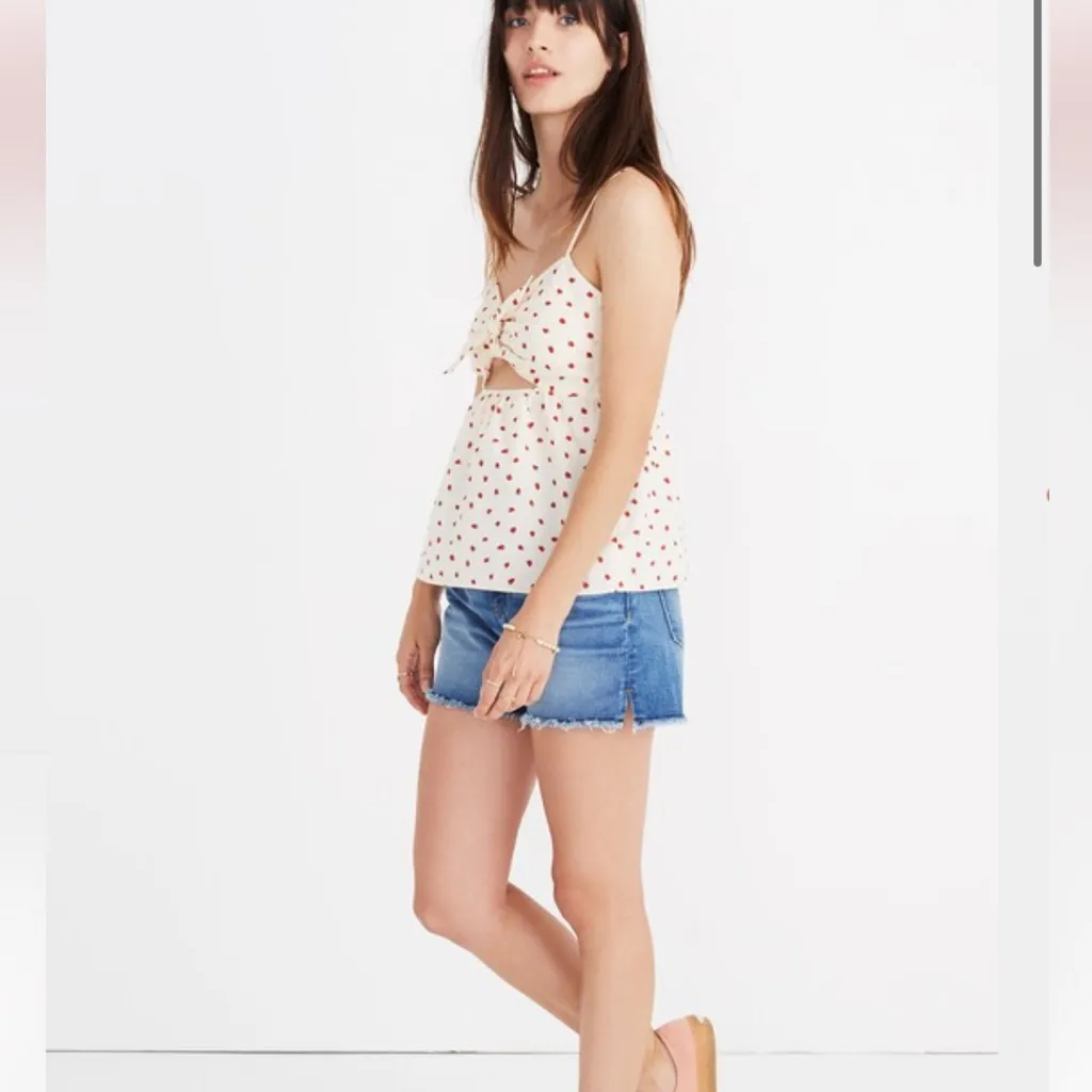 Madewell Tie-Front Keyhole Cami Top in Fresh Strawberries - Image 2