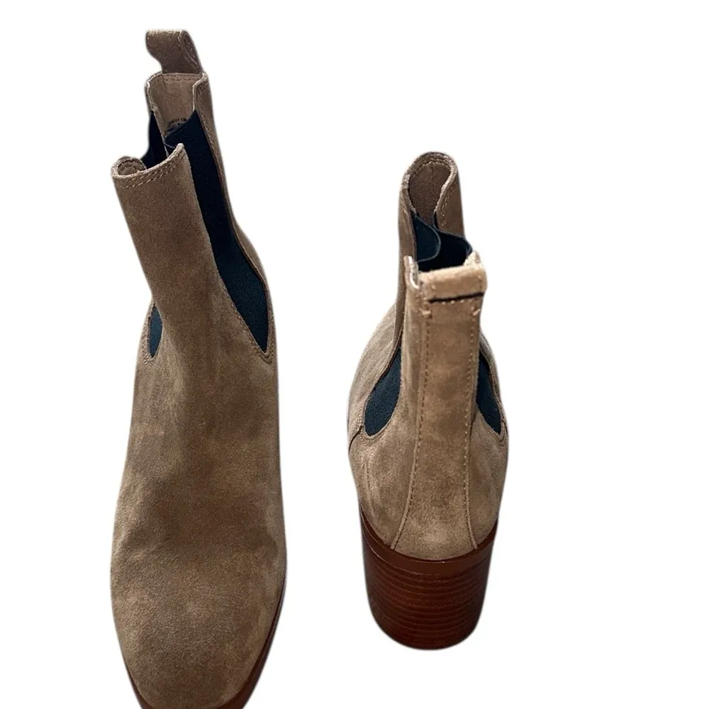 NEW Steve Madden Rockwell Chelsea Booties in Cognac Suede 10 - Image 4