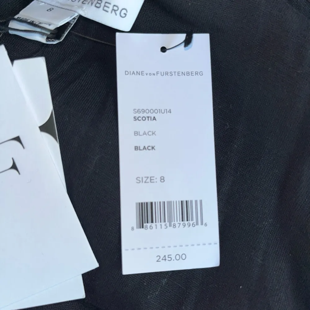 Diane von faustenberh  Black Lace Skirt. Size xs. - Image 4