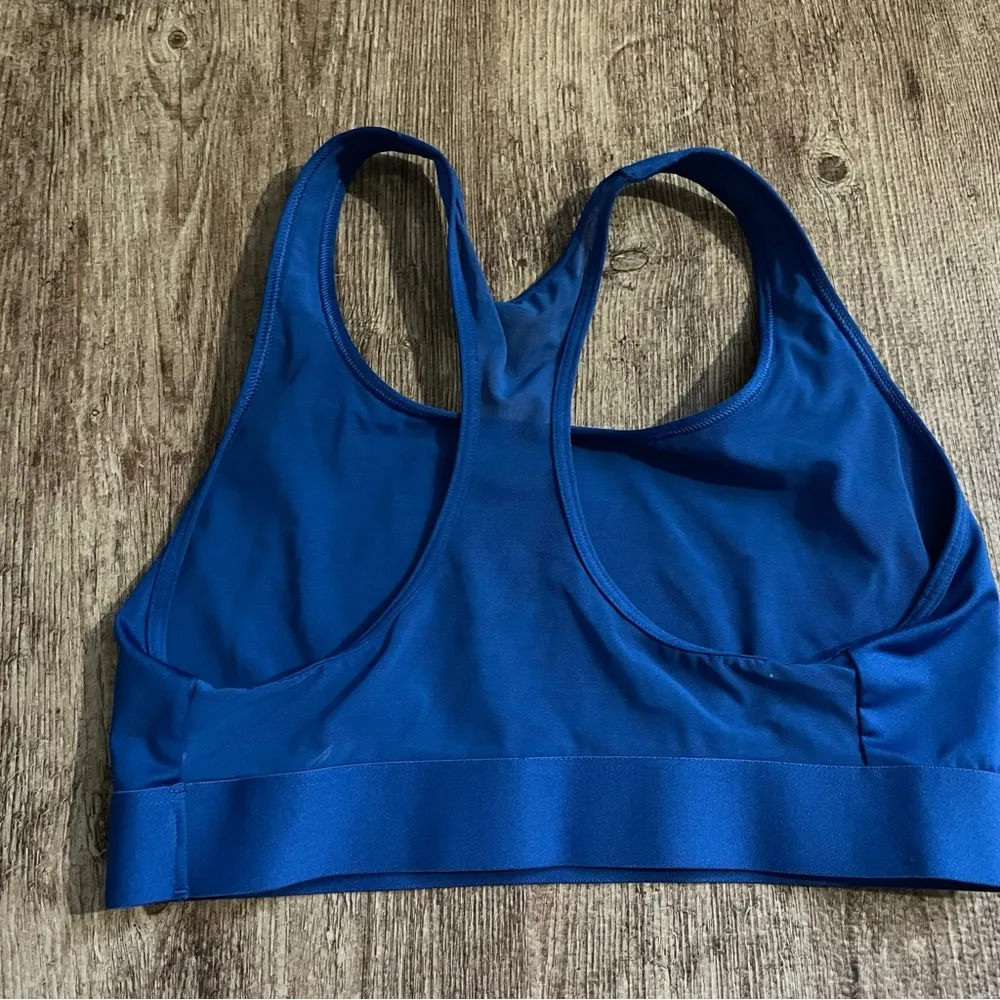 Victoria's Secret Blue Razorback Sports Bra Size Medium - Image 3