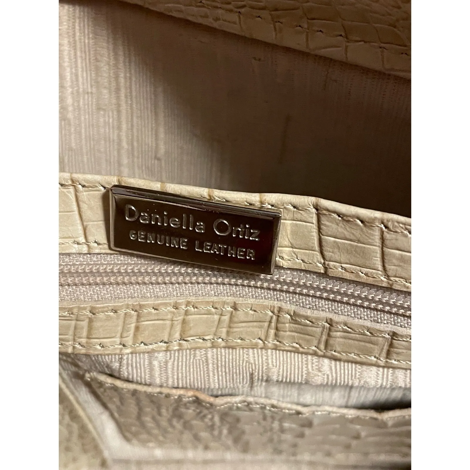 Danielle Ortiz Genuine Leather Handbag Top Handle Bag Shoulder Strap Tan - Image 4