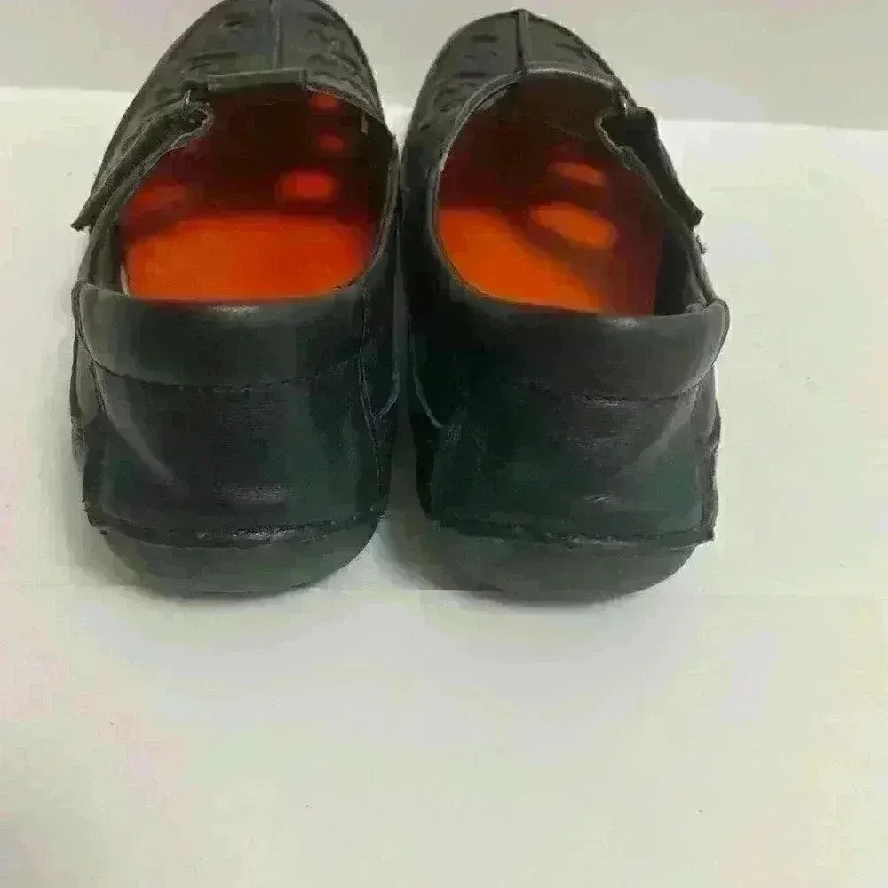 NEW BALANCE Mary‎ Jane Flats in Black, Size 7.5 - Like New - Image 3