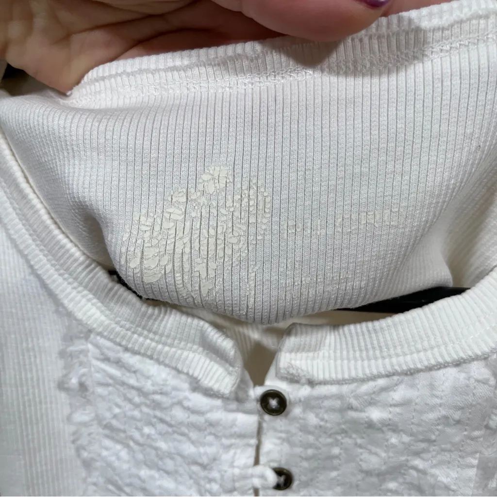 EUC Pilcro Anthropologie Bella Henley Top whit size XS bell sleeves boho - Image 6