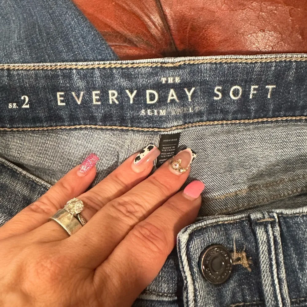 EUC White House Black Market The Everyday Soft High Rise Skinny side rhinestones - Image 7