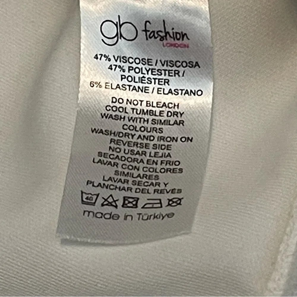 New Francesca’s gb fashion White Hôtel de Paris Sweatshirt Medium - Image 4