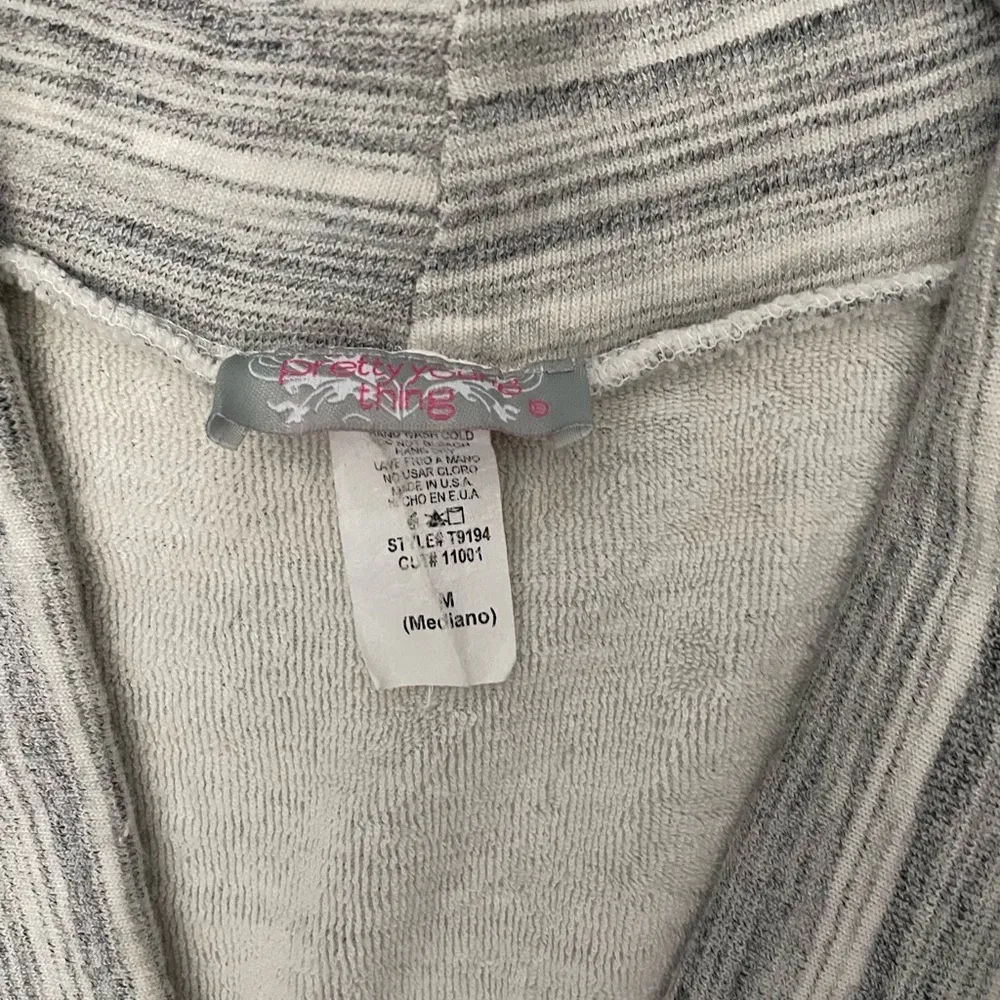 Pretty Little Thing Cardigan, Medium, EUC , terry cloth inside, front pockets - Image 2
