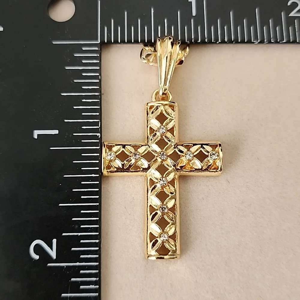 Beautiful Gold Cross Pendant with 22" Gold Cuban Link Chain Set - Image 6