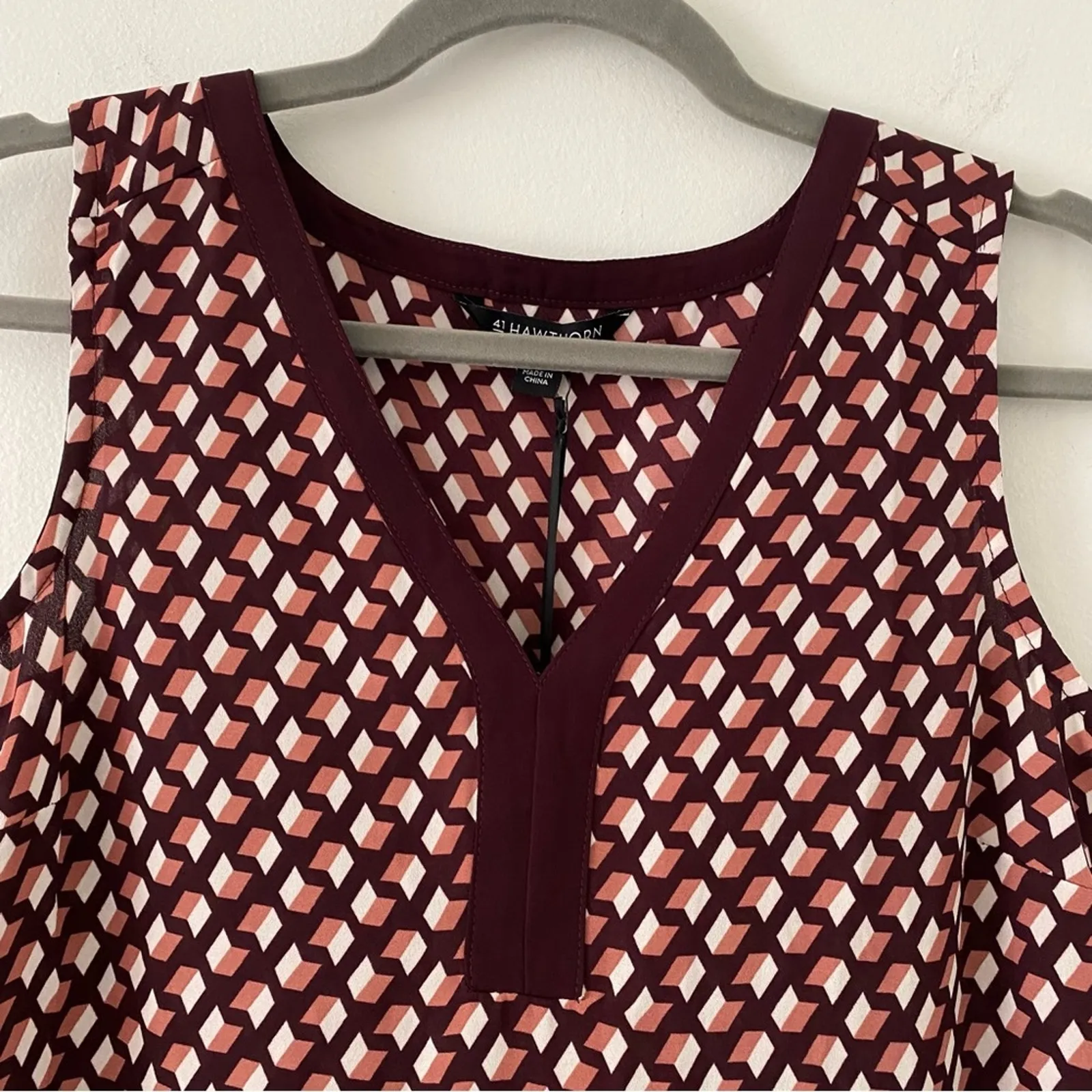 41 Hawthorn Geometric Sleeveless V - Image 2