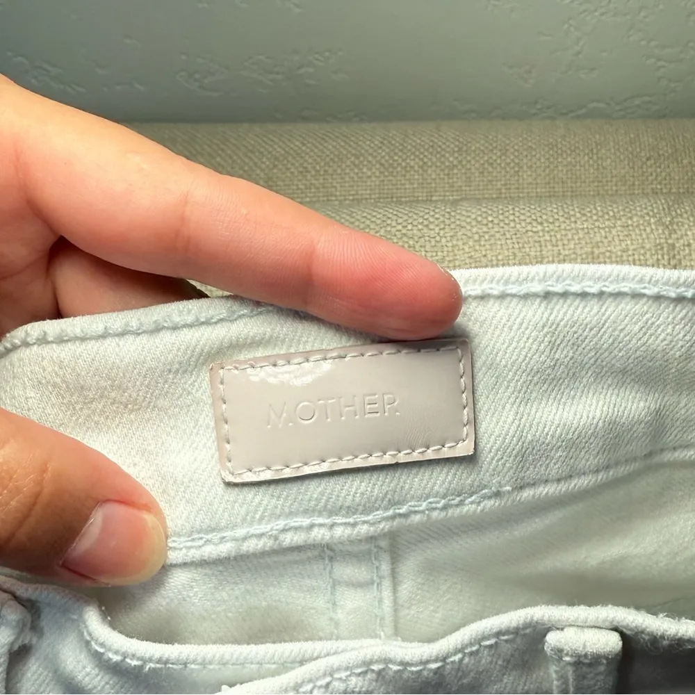 MOTHER denim The Weekender Fray Flare Jeans - Image 5