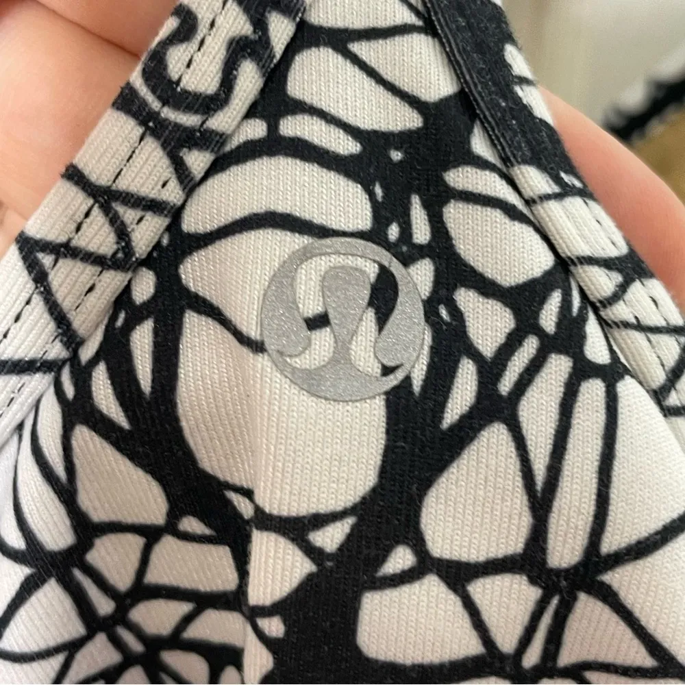 Lululemon Power Y Tank Sz 8 540 - Image 3