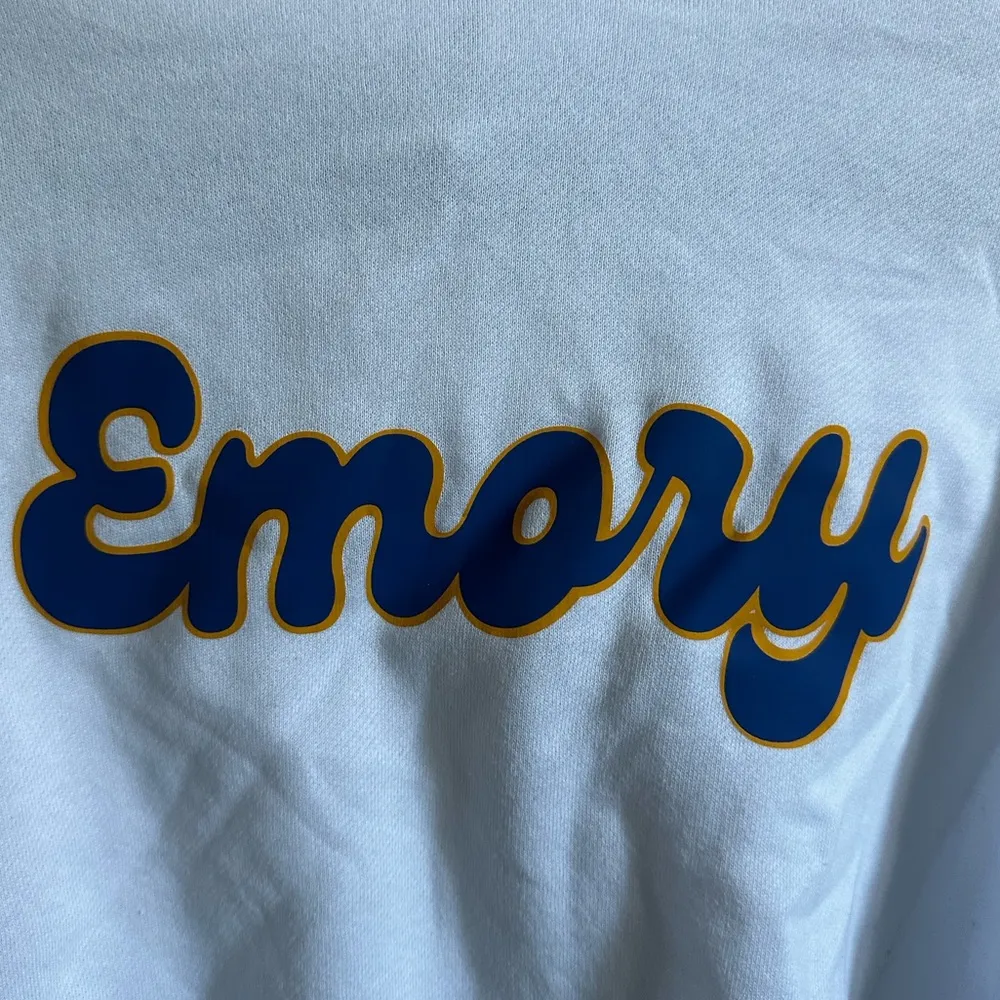 Emory Cropped White Hoodie - Image 3