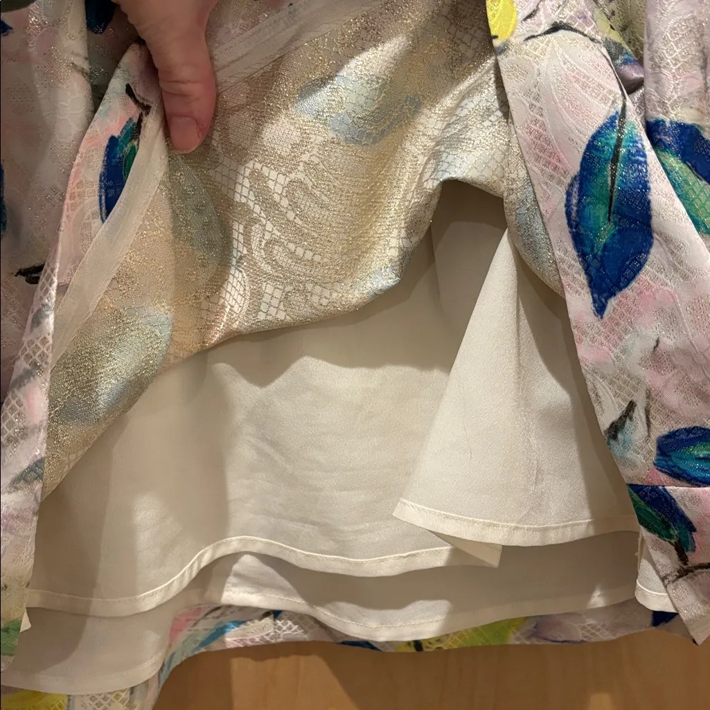 Anthropologie Sleeveless Top Peplum Bird Print Metallic Size 12 - Image 5