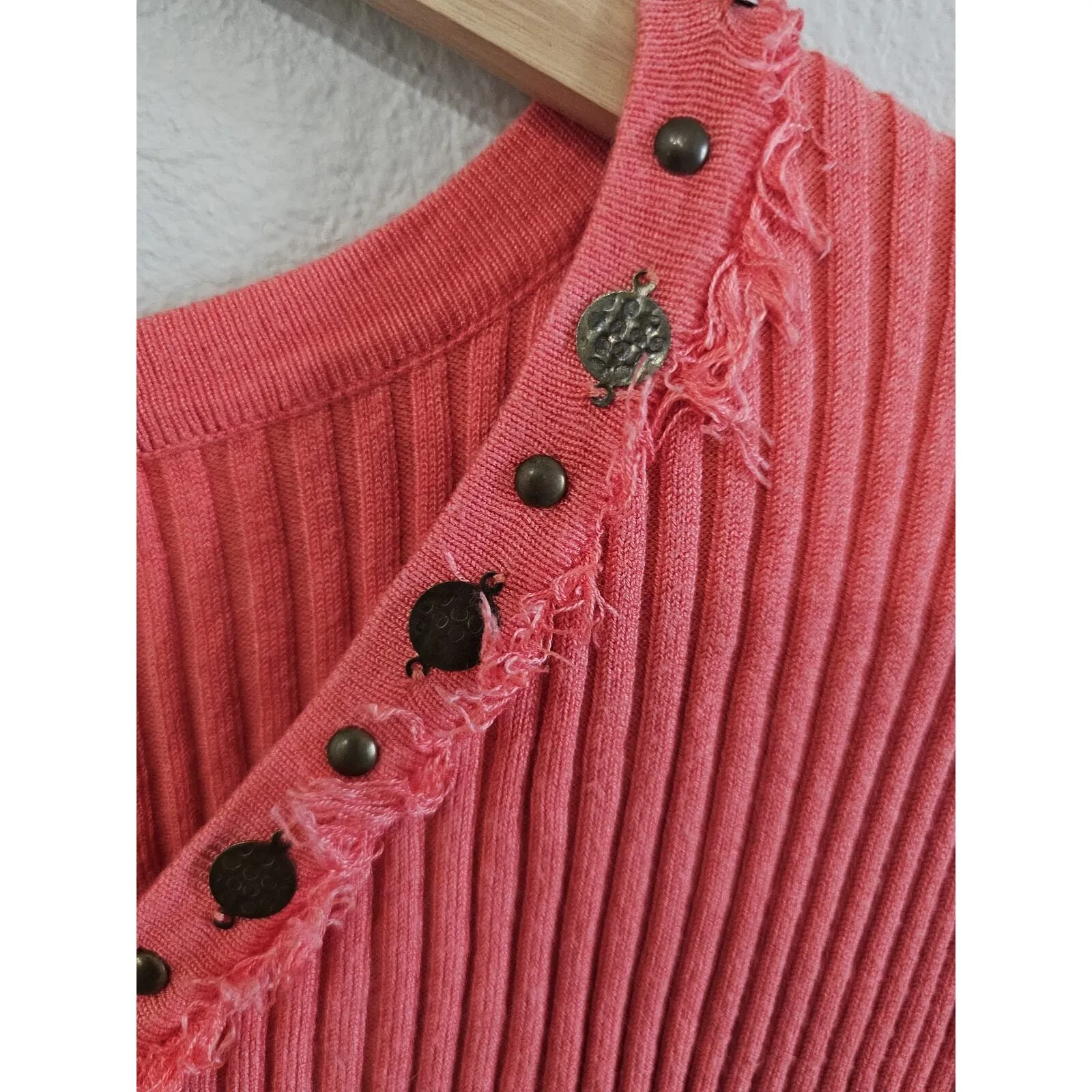 RQT Studded Embellished Sz XL V - Image 4