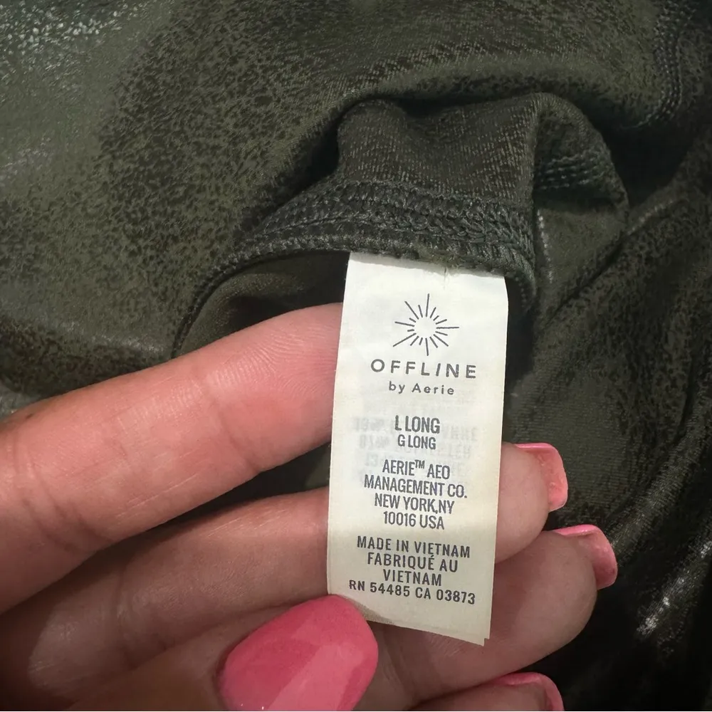 NWOT Offline by Aerie Hugger High Waisted Leggings Olive Crackle Size Large Long - Image 5