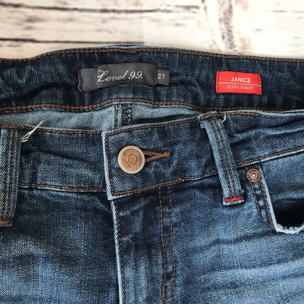 🌴Level 99 Medium Wash Skinny Jeans Size 27 - Image 3