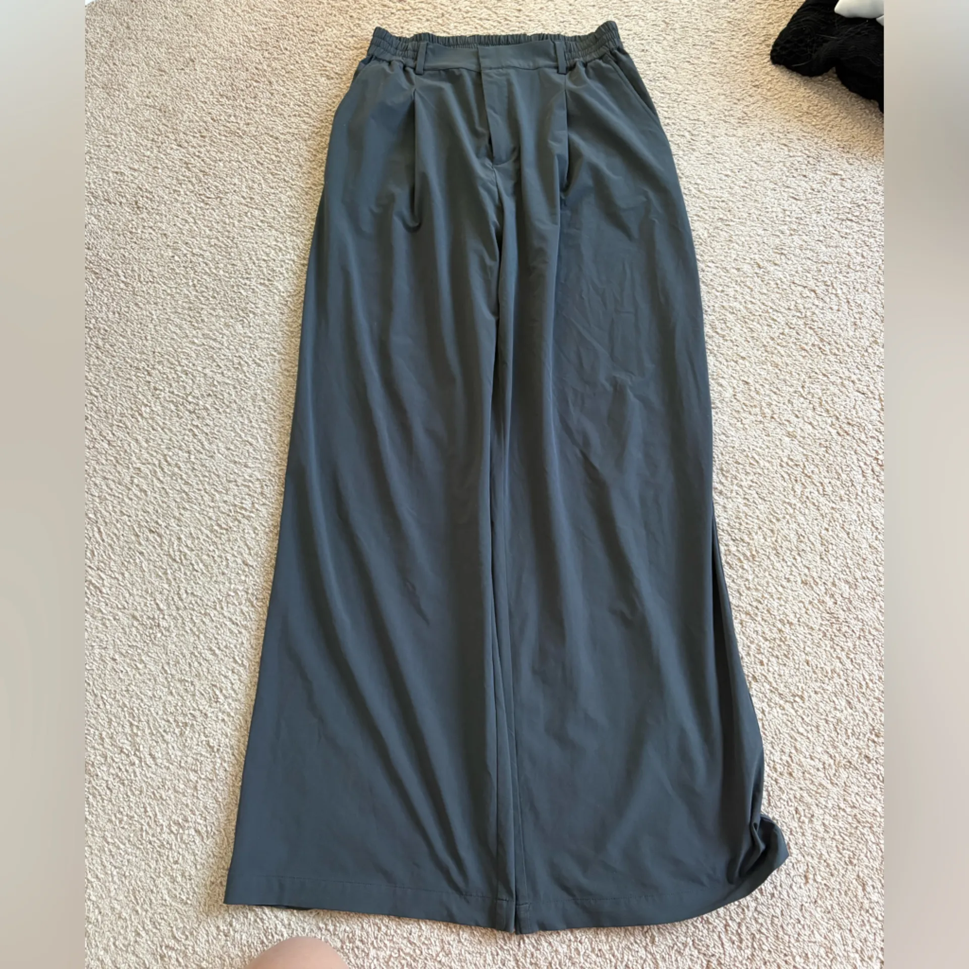 ALO Yoga Women's Grey Pursuit high waist Straight-Leg Pants - Image 4