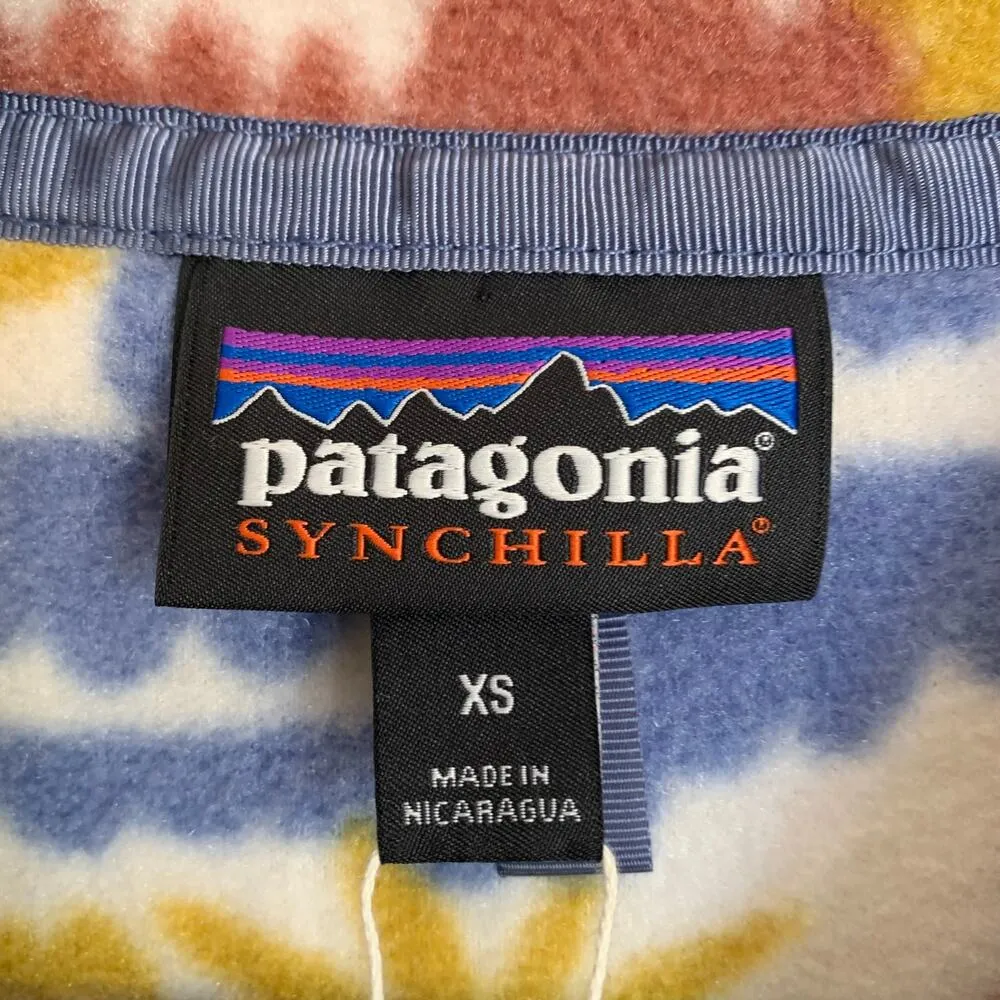 NWT Patagonia Women's Lightweight Synchilla Snap-T Fleece Pullover in Tree Print - Image 4