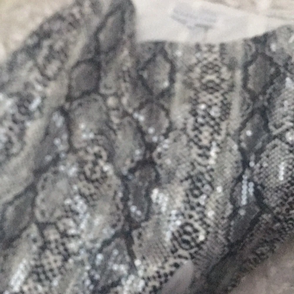 New Endless Rose Women’s Vegan Leather Snakeskin Pattern Sequin Party Mini Skirt - Image 5