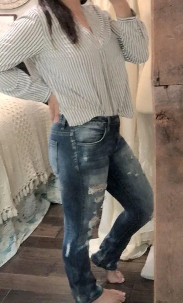 Blank NYC distressed jeans size 28 - Image 2