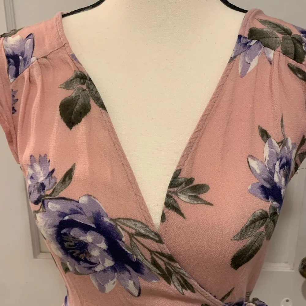 Blue Rain by Francesca’s collection | pink floral wrap top - Image 6