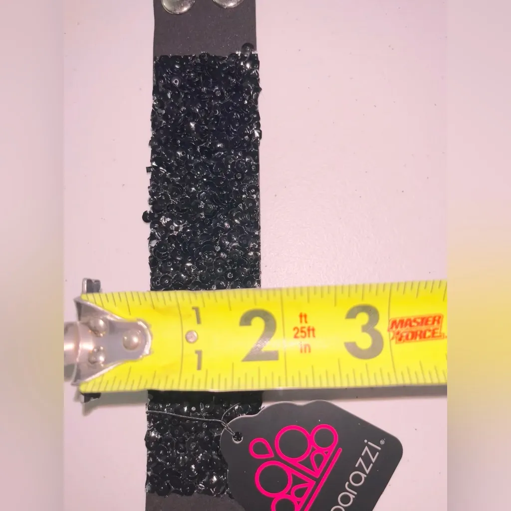 💙 NWT Paparazzi Black Textured Sequins Bracelet - Image 3