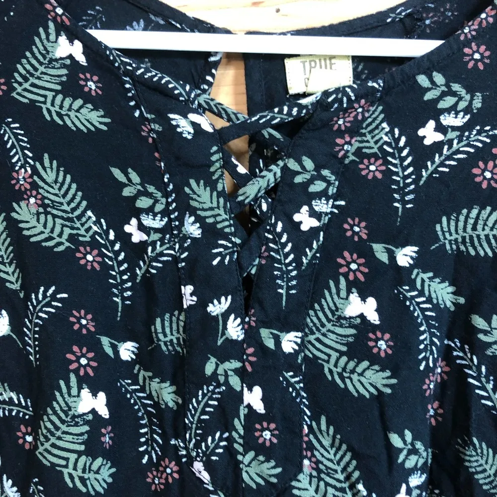 True Craft XS Romper with Bell sleeves and ruffles & Leaf & Floral Print - Image 3