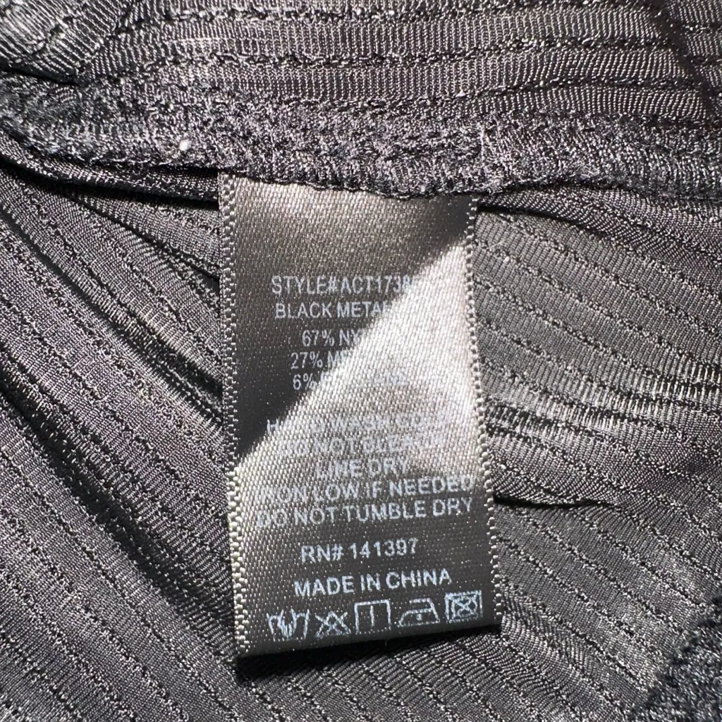 Astr The Label Reese Metallic Black Twist V-Neck Long Sleeve Bodysuit MEDIUM - Image 5