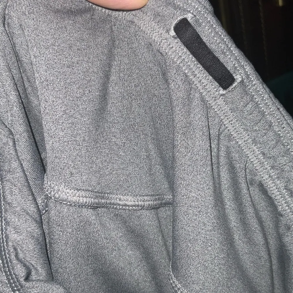 All In Motion High Rise Gray Capris Leggings With Pockets & Drawstring Waist M - Image 11