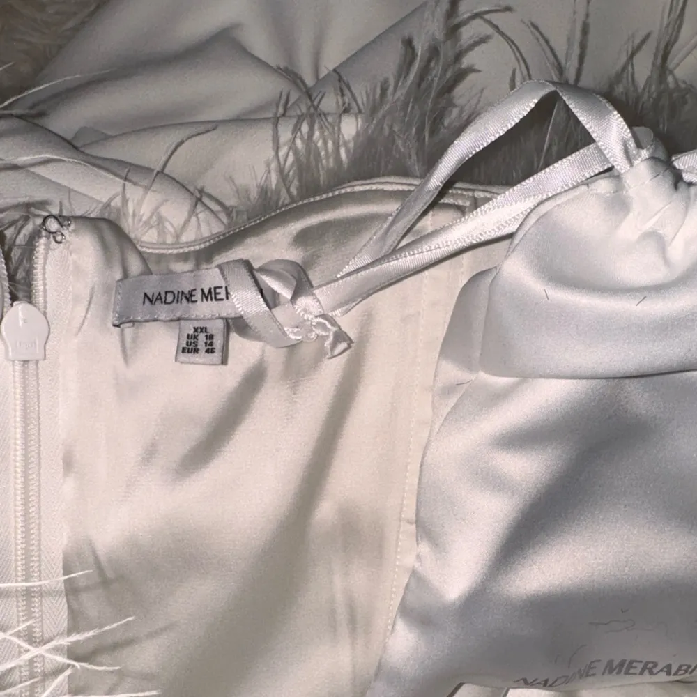 NWOT NADINE MERABI Colette White Feather Strapless belted Jumpsuit sz 14 - Image 9