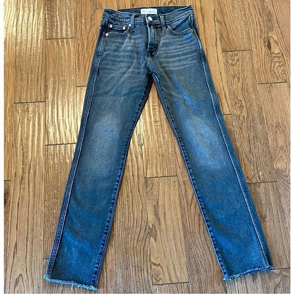 Gap high rise slim straight raw hem jeans 26 grey wash - Image 10