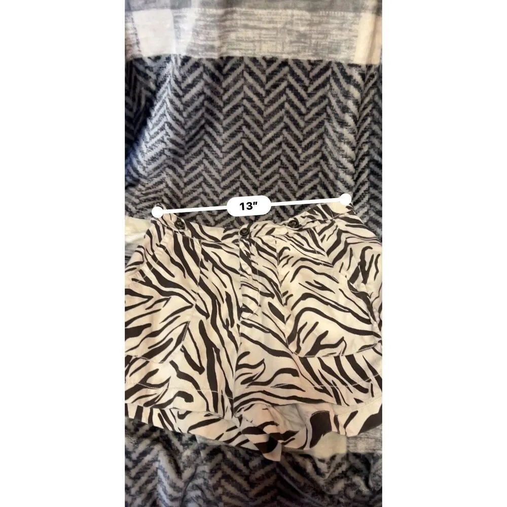 Cynthia Rowley Zebra Print Shorts - Size 6 - Image 8