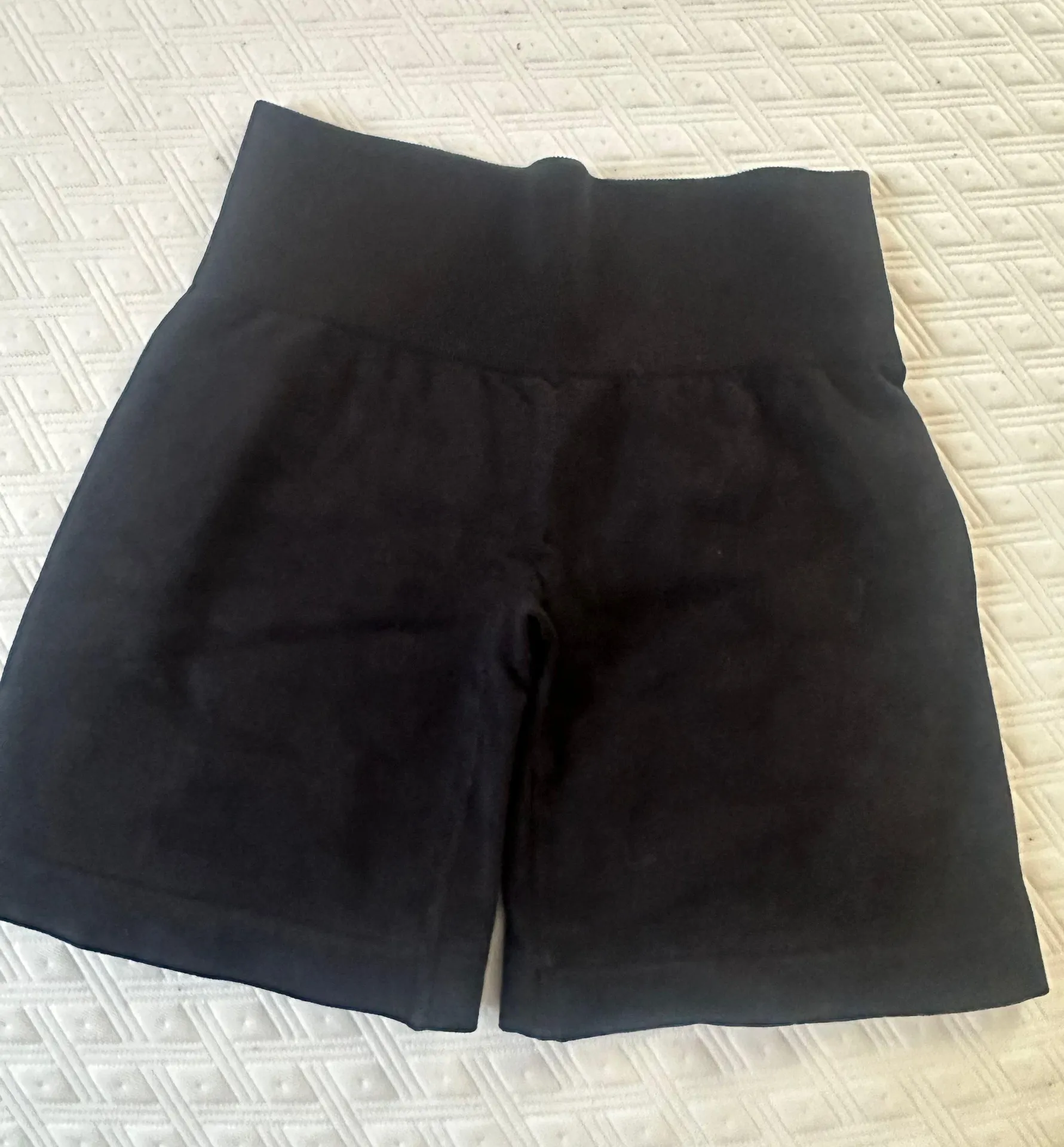 black shorts - Image 2