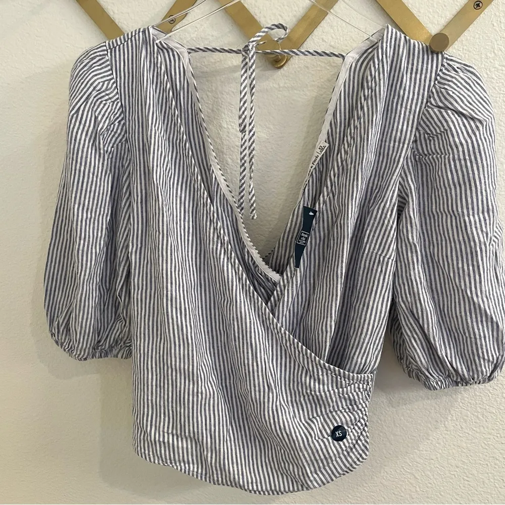 NWT Abercrombie & Fitch Striped Linen Wrap Top XS - Image 5
