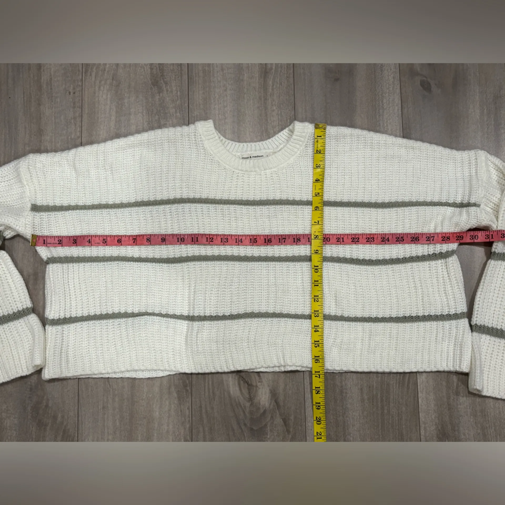 moon & madison Cream and Olive Striped Cropped Oversized Sweater Size L Green Size L - Image 4